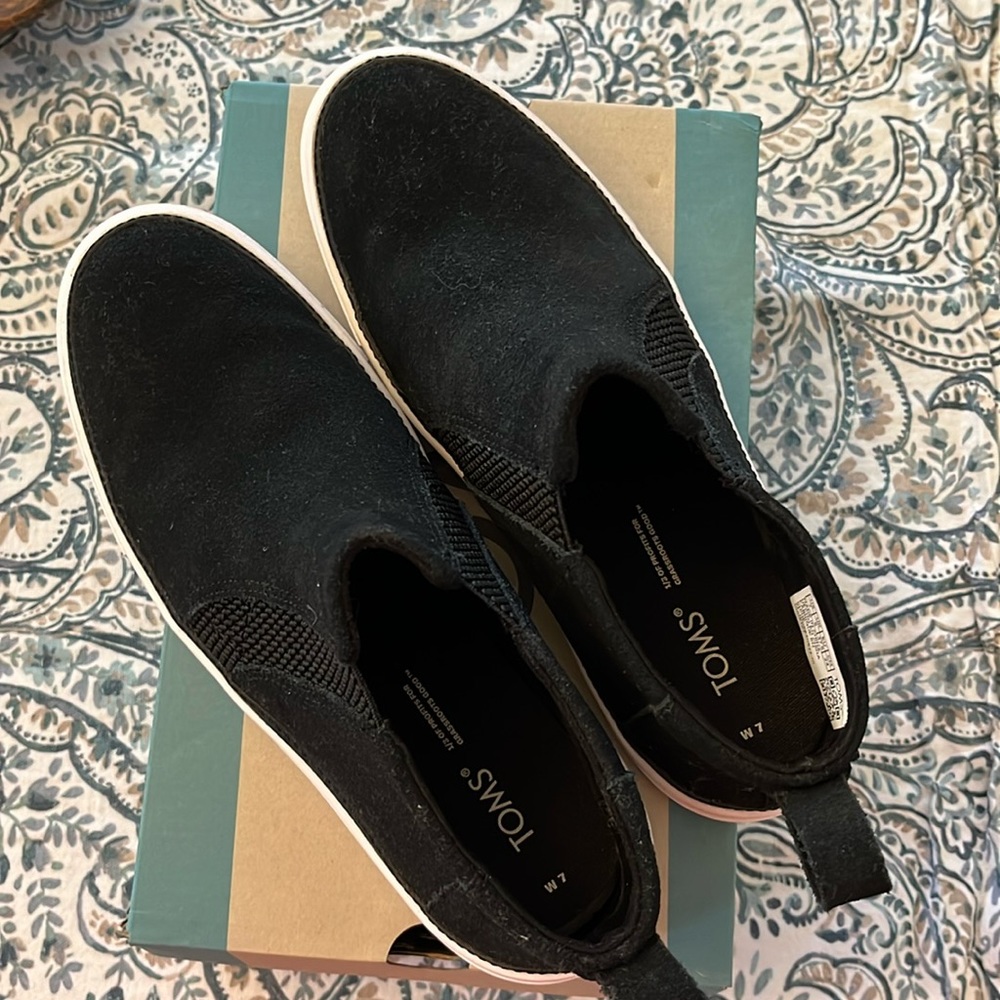 Toms Bryce black suede slip on